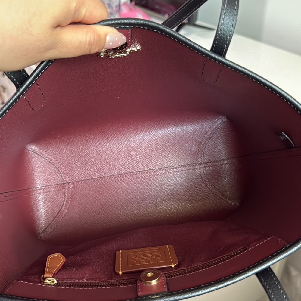 Coach Medium City Tote Bag - Picture 5 of 6
